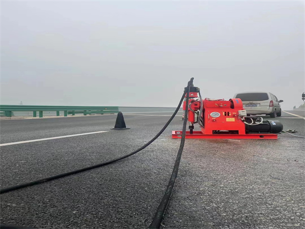 白玉马路路基路面开裂下沉注浆加固灌浆